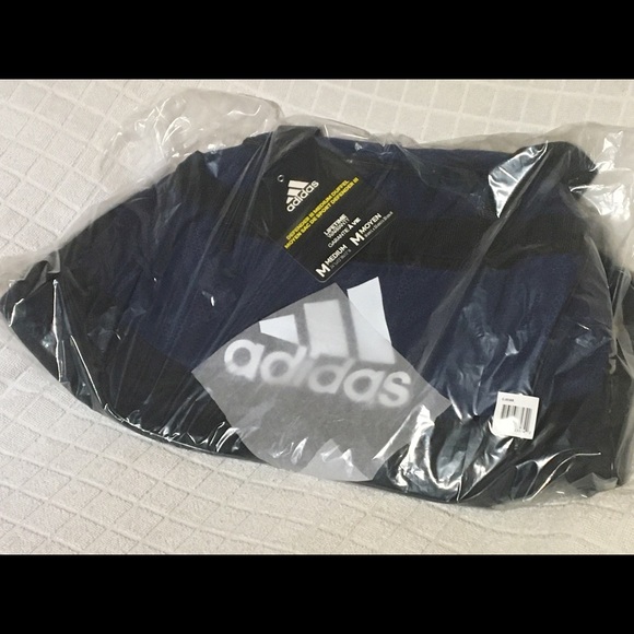 New sealed Adisa defender III medium Black/Blue - Picture 2 of 3